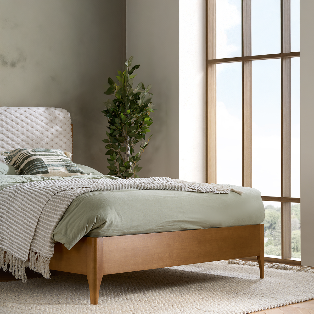 Hatti Wooden Bed