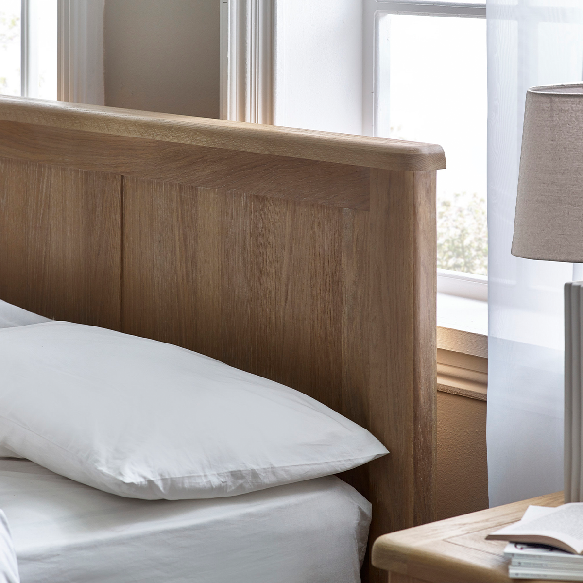 Memphis Limed Oak Bed