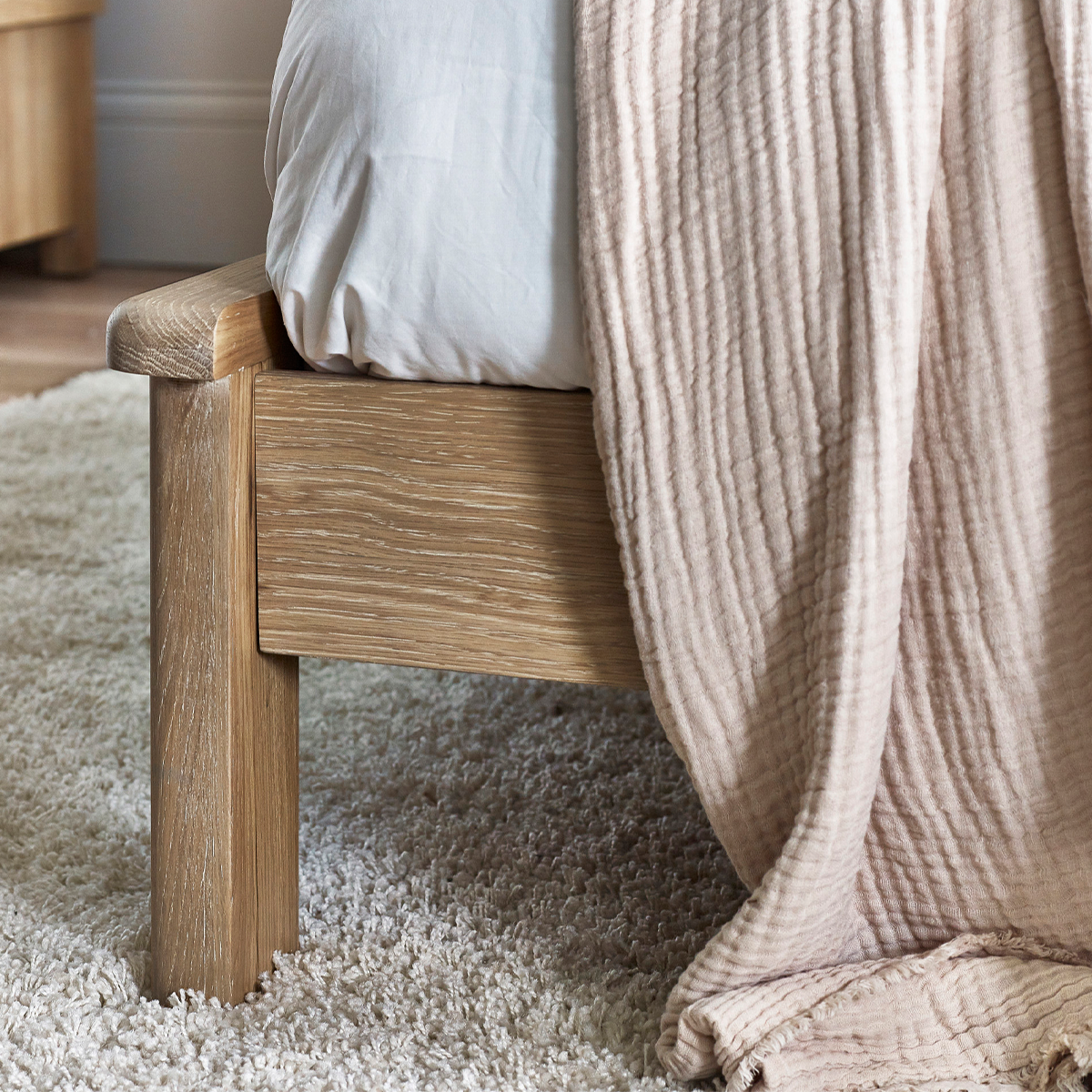 Memphis Limed Oak Bed