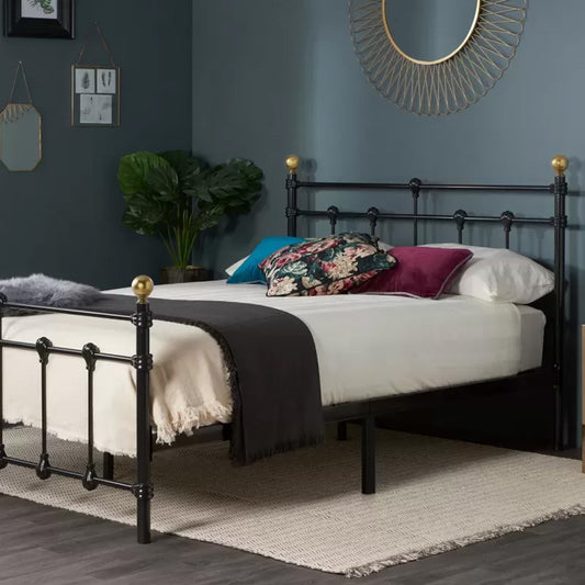 Globe Traditional Black Metal Bed