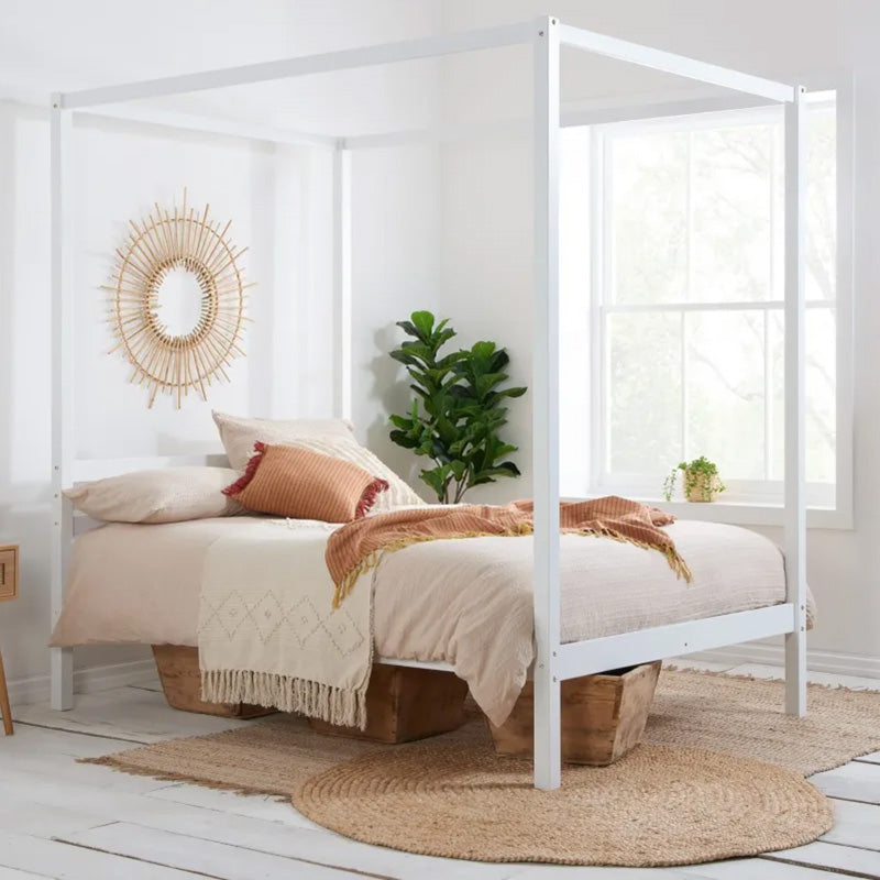 Air Pine Wooden Poster Bed